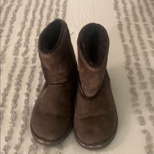 Kids chocolate brown UGGS SIZE 1